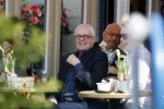 Amsterdam 11 april 2018
Wim de partber van de afgelopen jaar overleden Joop Braakhekke op terras