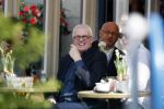 Amsterdam 11 april 2018
Wim de partber van de afgelopen jaar overleden Joop Braakhekke op terras