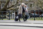 Amsterdam 18 april 2019
Boudewijn Poelman met zijn vrouw wandelend op straat  in Amsterdam zuid .