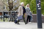 Amsterdam 18 april 2019
Boudewijn Poelman met zijn vrouw wandelend op straat  in Amsterdam zuid .