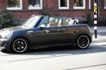Amsterdam 8 april 2019
Caroline Tensen met zoon Bob in mini cooper cabrio