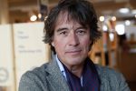 Amsterdam 15 april 2019
Boekpresentatie van Inge Ipenburg bij boekhandel Scheltema.
Simone Kleinsma krijgt het eerste exemplaar. Casper v Bohemen