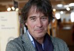 Amsterdam 15 april 2019
Boekpresentatie van Inge Ipenburg bij boekhandel Scheltema.
Simone Kleinsma krijgt het eerste exemplaar. Casper v Bohemen