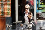 Amsterdam 11 mei 2019
Connie Witteman met haar nieuwe hondje