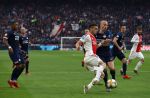 Amsterdam, 31 Maart 2019 AJAX-PSV, eindstand 3-1
Dusan Tadic en Angelino