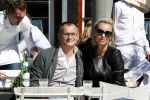 Amsterdam 10 april 2019
Eelko v Kooten met zijn vriendin Naomi v d Zwaan op terras.