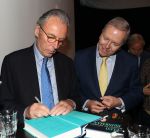 Den Haag, 8 Mei 2019
Uitreiking boek Elco Brinkman met de tekst: Bouwen en Bewaren
Elco Brinkman met Rutger Ploum