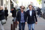 Amsterdam 1o0 mei 2019
Frank en Rogier van paleis voor een prikkie op straat in Amsterdam.