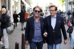 Amsterdam 1o0 mei 2019
Frank en Rogier van paleis voor een prikkie op straat in Amsterdam.