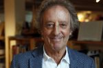Amsterdam 15 april 2019
Boekpresentatie van Inge Ipenburg bij boekhandel Scheltema.
Simone Kleinsma krijgt het eerste exemplaar. 
Hans v Willigenburg