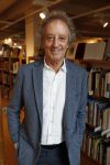 Amsterdam 15 april 2019
Boekpresentatie van Inge Ipenburg bij boekhandel Scheltema.
Simone Kleinsma krijgt het eerste exemplaar. 
Hans v Willigenburg