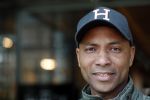 Den Haag 9 april 2019
Humberto tan fluitend op straat onderweg naar Libelle event in Dudok.