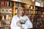 Amsterdam 15 april 2019
Boekpresentatie van Inge Ipenburg bij boekhandel Scheltema.
Simone Kleinsma krijgt het eerste exemplaar.