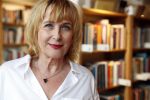 Amsterdam 15 april 2019
Boekpresentatie van Inge Ipenburg bij boekhandel Scheltema.
Simone Kleinsma krijgt het eerste exemplaar.