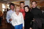 Amsterdam 15 april 2019
Boekpresentatie van Inge Ipenburg bij boekhandel Scheltema.
Simone Kleinsma krijgt het eerste exemplaar. Inge met Paul Groot Casper v Bohemen Erik de Vogel en Carolien de Bruijn