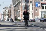 Amsterdam 9 april 2019
Isa Hoes op de fiets in Amsterdam zuid
