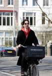Amsterdam 9 april 2019
Isa Hoes op de fiets in Amsterdam zuid