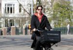 Amsterdam 9 april 2019
Isa Hoes op de fiets in Amsterdam zuid