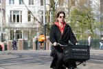 Amsterdam 9 april 2019
Isa Hoes op de fiets in Amsterdam zuid