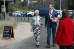 Bloemendaal 13 april 2019
Afscheidsfeest voor Hans Klok die naar Las Vegas gaat verhuizen. Jacques d Ancona kwam met zijn partner Hans Langhout