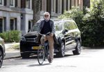 Amsterdam 11 mei 2019
Jeroen Krabbe op de fiets in Amsterdam.