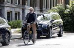 Amsterdam 11 mei 2019
Jeroen Krabbe op de fiets in Amsterdam.