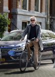 Amsterdam 11 mei 2019
Jeroen Krabbe op de fiets in Amsterdam.