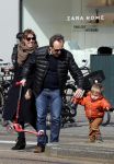 Amsterdam 14 april 2019
Joost Nijsen en Maaike Pereboom met haar zoontje op straat in Amsterdam zuid.