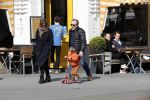 Amsterdam 14 april 2019
Joost Nijsen en Maaike Pereboom met haar zoontje op straat in Amsterdam zuid.