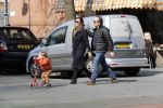 Amsterdam 14 april 2019
Joost Nijsen en Maaike Pereboom met haar zoontje op straat in Amsterdam zuid.