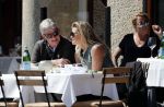 Amsterdam 16 april 2019
Judith Wiersema met (een) vriend op terras.