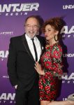 Amsterdam 15 april 2019
Premiere Baantjer in het nieuwe deLamar theater. katja Schuurman kwam met haar vader en vriend Freek v Noortwijk.