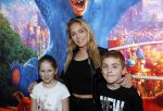Amsterdam 7 april 2019
Premiere wonderpark in pathe arena. Lente Voorhoeve kwam met haar twee kinderen