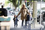 Amsterdam 11 mei 2019
Lieke v Lexmond met haar zoons die een ijsje eten.