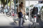 Amsterdam 11 mei 2019
Lieke v Lexmond met haar zoons die een ijsje eten.