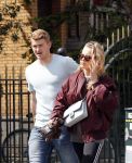 Amsterdam 10 mei 2019
AnneKee Molenaar is de nieuwe vriendin van Matthijs de Ligt. Ze wonen pas samen in hun nieuwe appartement.