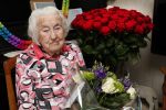 Aalsmeer 3 april 2019
Mevr Pieterson 100 jaar oud en 40 jaar story abonee