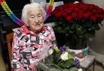 Aalsmeer 3 april 2019
Mevr Pieterson 100 jaar oud en 40 jaar story abonee