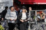 Amsterdam 9 mei 2019
Surpisefeestje voor Ruud de Wild georganiseerd door zijn ex vrouw Aafke.
Olcay Gulsen is eer natuurlijk bij. ze gingen varen met boot op grachten Amsterdam.