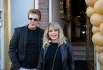 Amsterdam 1 april 2019
Opening the burger Room van Gordon. Patricia Paay met haar man Robert Hinfelaar.