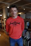 Amsterdam 15 april 2019
Boekpresentatie van Inge Ipenburg bij boekhandel Scheltema.
Simone Kleinsma krijgt het eerste exemplaar. Paul Groot