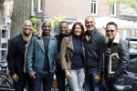 Amsterdam 9 mei 2019
Ruud Gullit en zijn vriendin Karin de Rooij komen replay tegen op de cornelis schuytstraat.