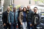 Amsterdam 9 mei 2019
Ruud Gullit en zijn vriendin Karin de Rooij komen replay tegen op de cornelis schuytstraat.