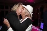 Bloemendaal 13 april 2019
Afscheidsfeest voor Hans Klok die naar Las Vegas gaat verhuizen. hans met Ria Valk en Sylvia v d Akker
