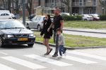 Alkmaar 3 april 2019
Rolf Tangel met zijn zoontje Romario en zijn zwangere vriendin op weg om een echo te maken.