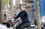 Amsterdam 7 mei 2019
Ronald de Boer met telefoon op de fiets