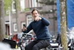 Amsterdam 7 mei 2019
Ronald de Boer met telefoon op de fiets