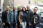 Amsterdam 9 mei 2019
Ruud Gullit en zijn vriendin Karin de Rooij komen replay tegen op de cornelis schuytstraat.