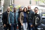 Amsterdam 9 mei 2019
Ruud Gullit en zijn vriendin Karin de Rooij komen replay tegen op de cornelis schuytstraat.