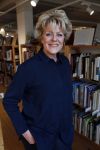 Amsterdam 15 april 2019
Boekpresentatie van Inge Ipenburg bij boekhandel Scheltema.
Simone Kleinsma krijgt het eerste exemplaar.